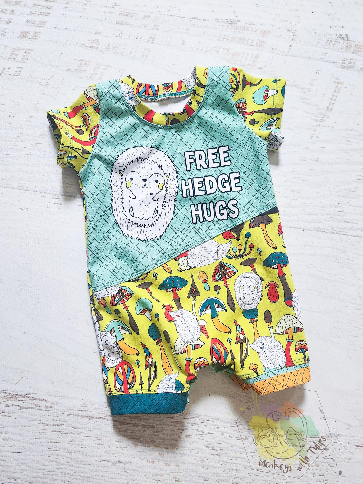 Hedgehog shorts rompaloones, size