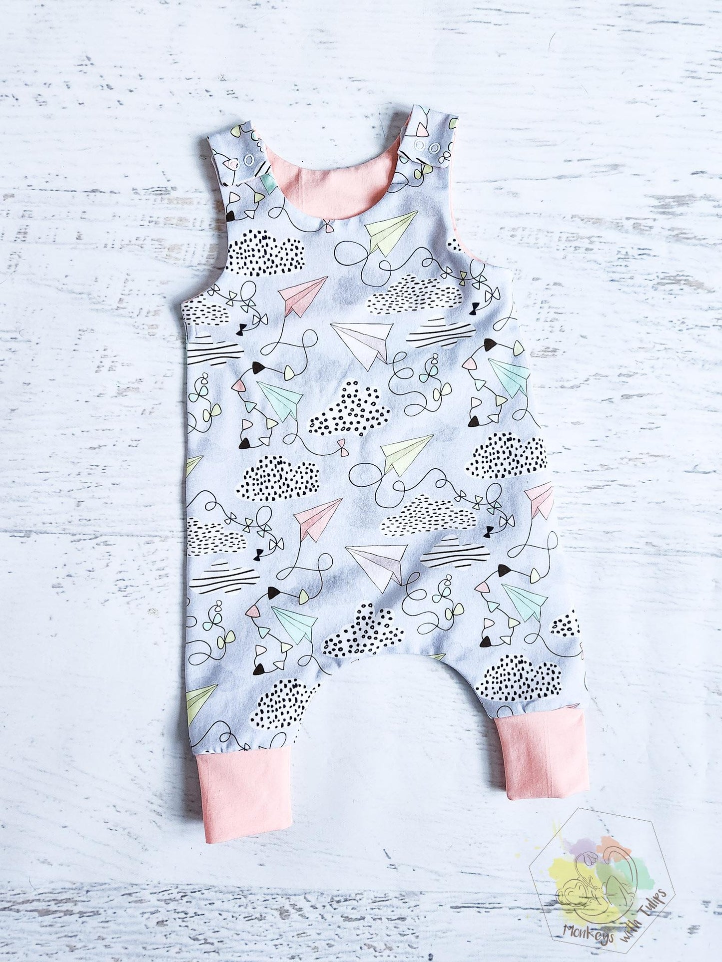 Kites slouchy romper, size 0-3 months