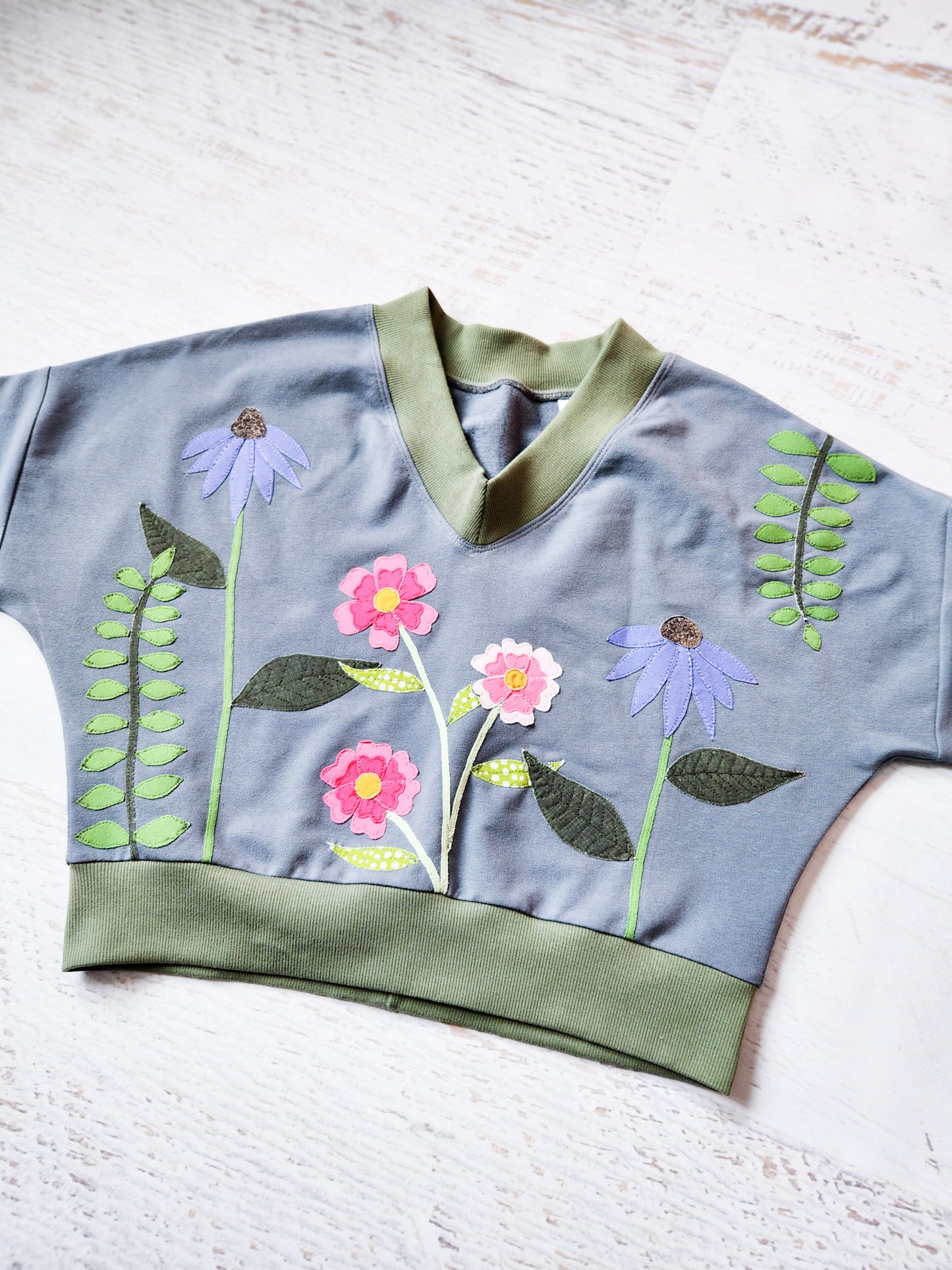 Floral pullover