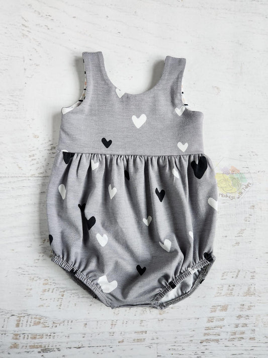 Hearts romper, size 0-3 month