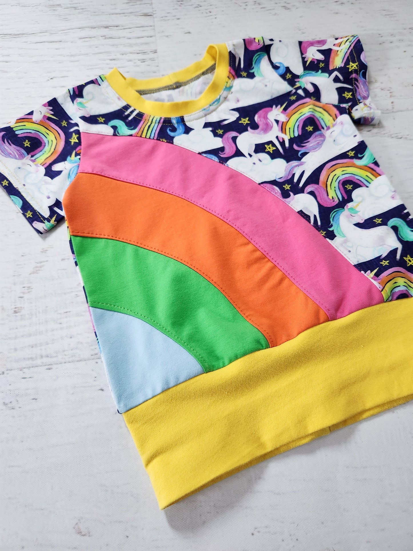 Unicorns and rainbow tee, sz 3t