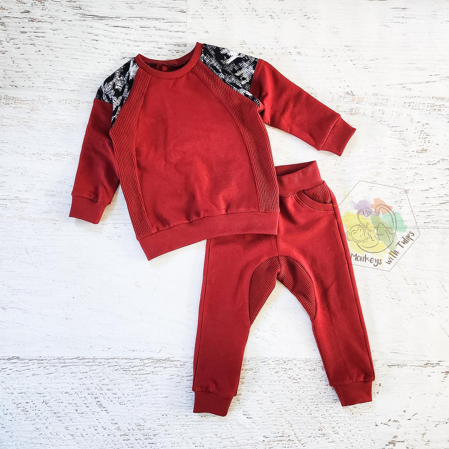 Cozy Classic red set, size 12-18 months