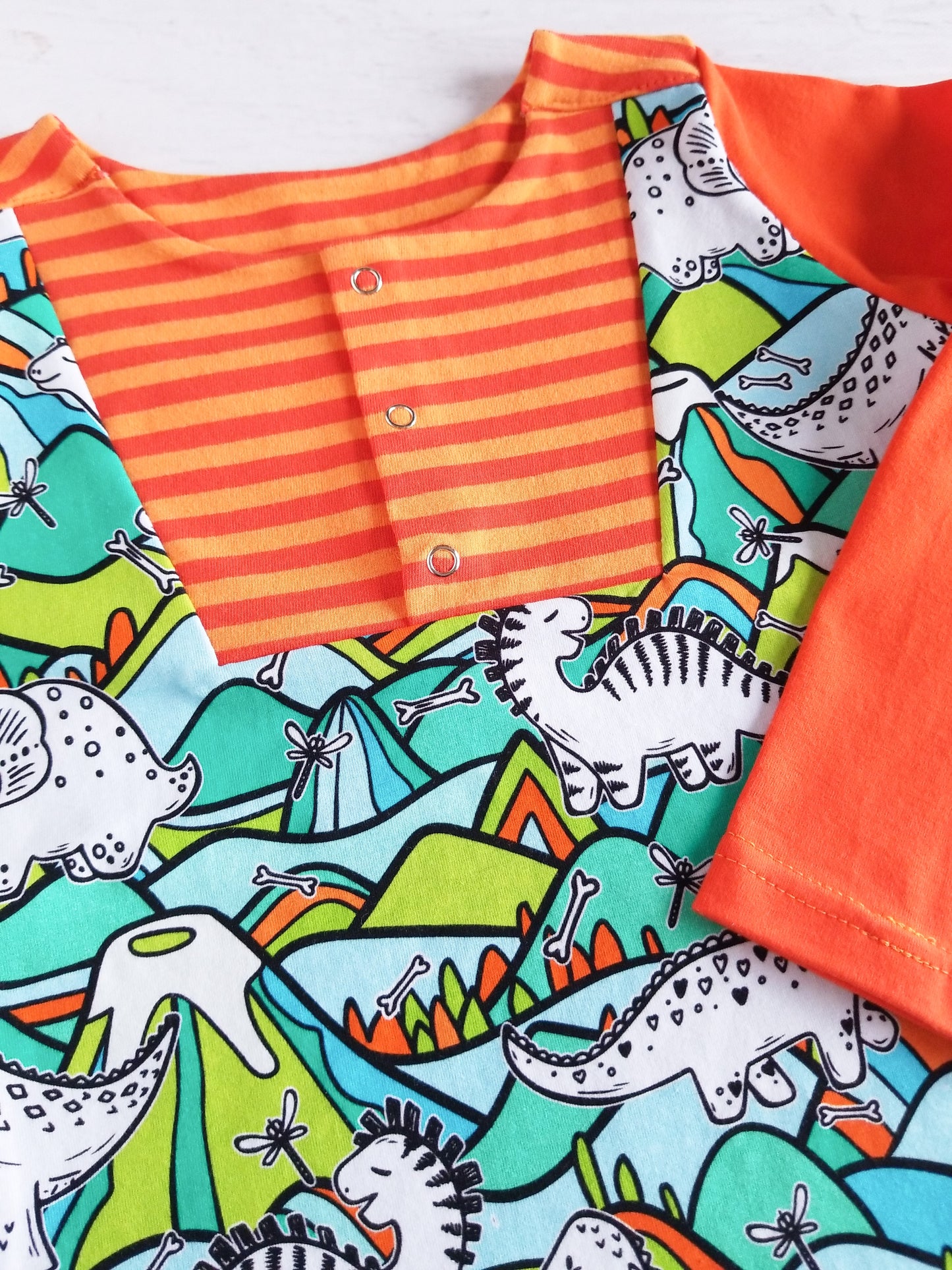 Long sleeve snap front tee, orange, dinos, 2/3T