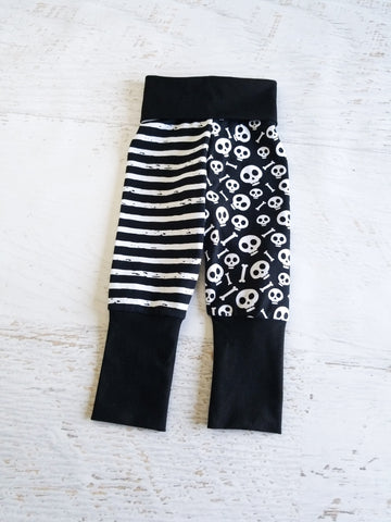 Grow with me joggers, size 1 (NB-6m), skulls and stripes