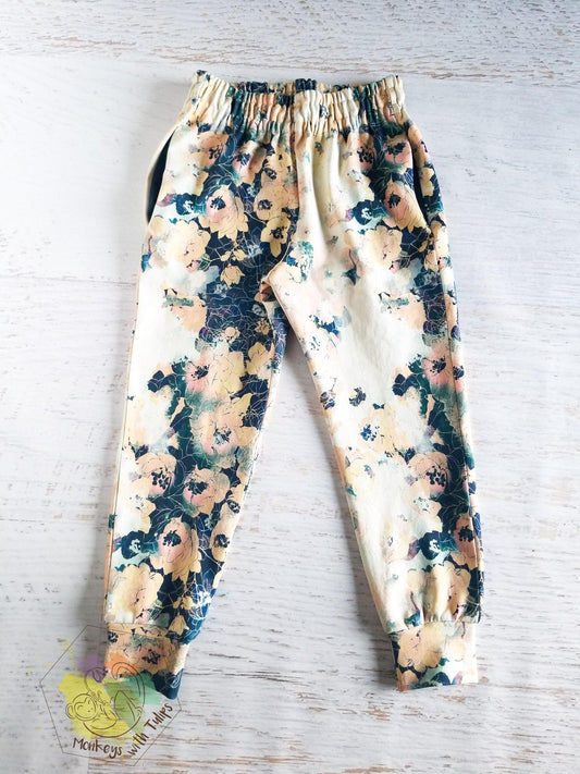 Stormy Floral joggers with pockets, size 5T