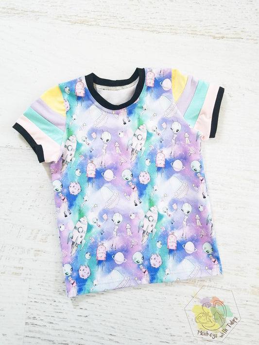 Aliens! pastel tee, size 4/5t