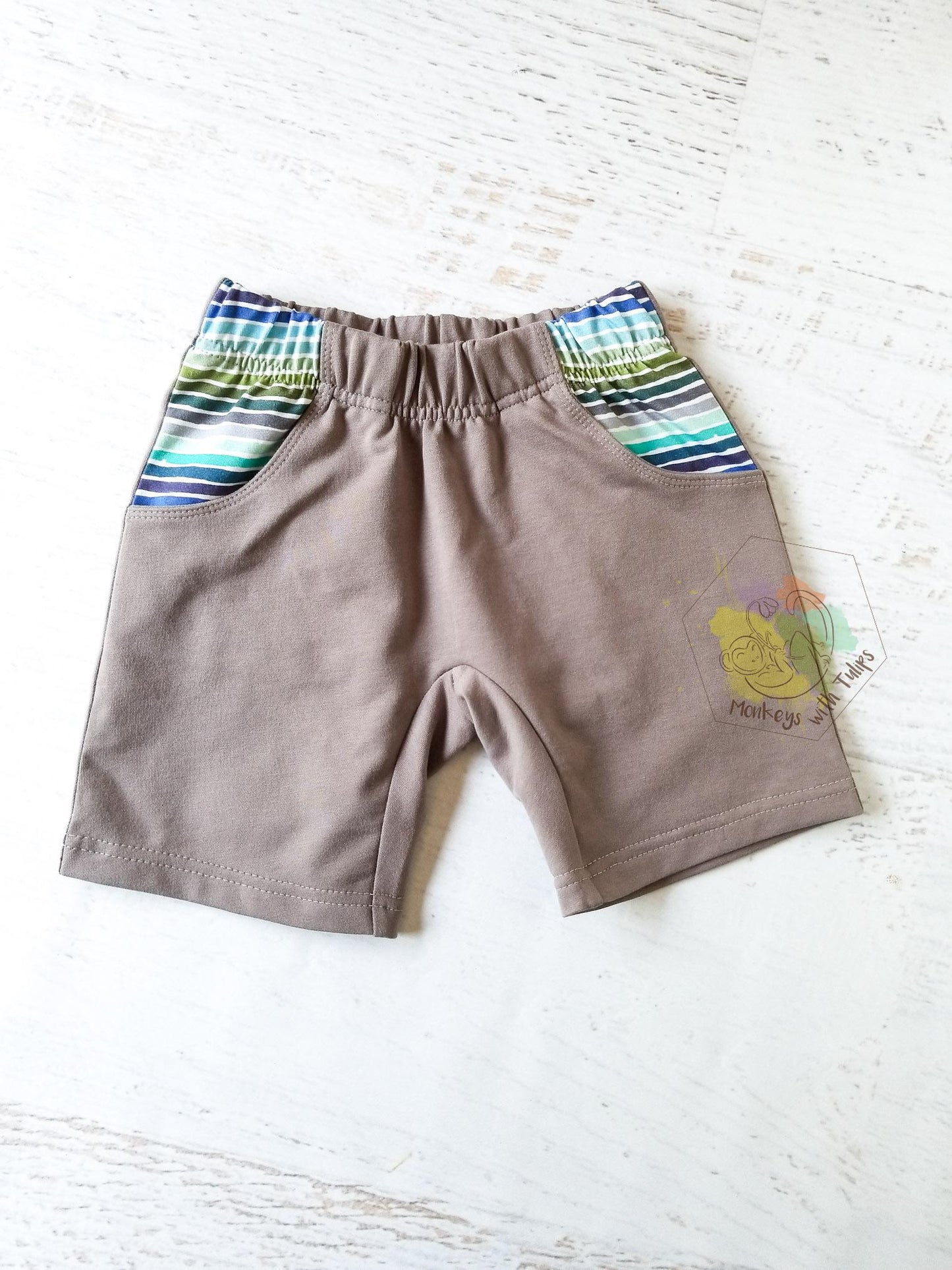 Driftwood + cool stripes shorts, size 4t