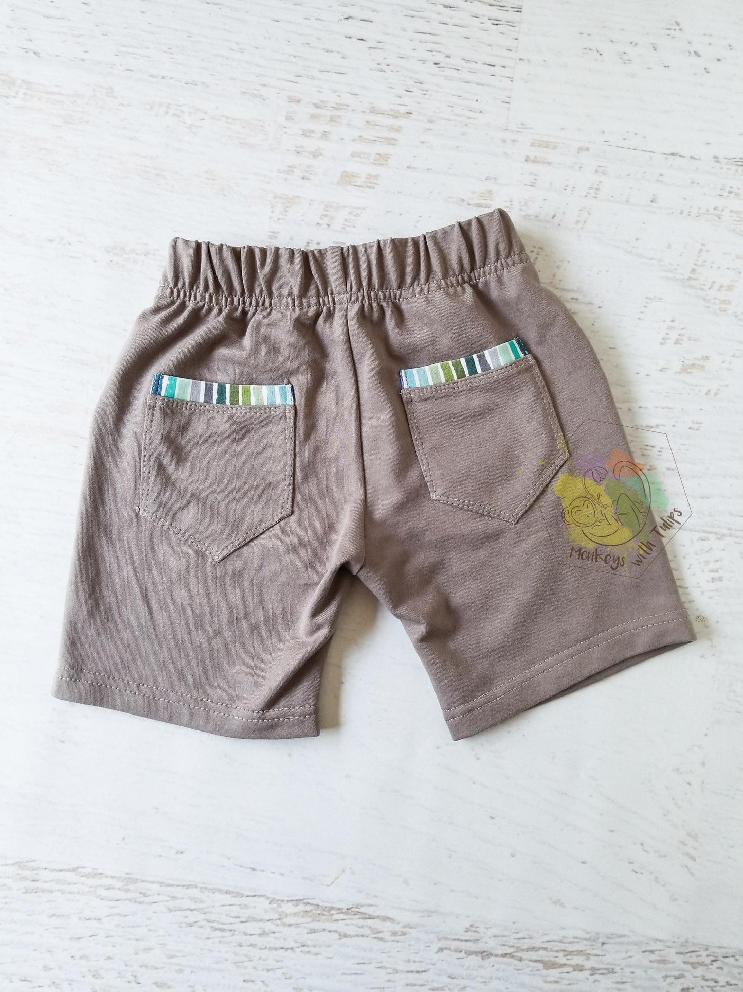 Driftwood + cool stripes shorts, size 4t