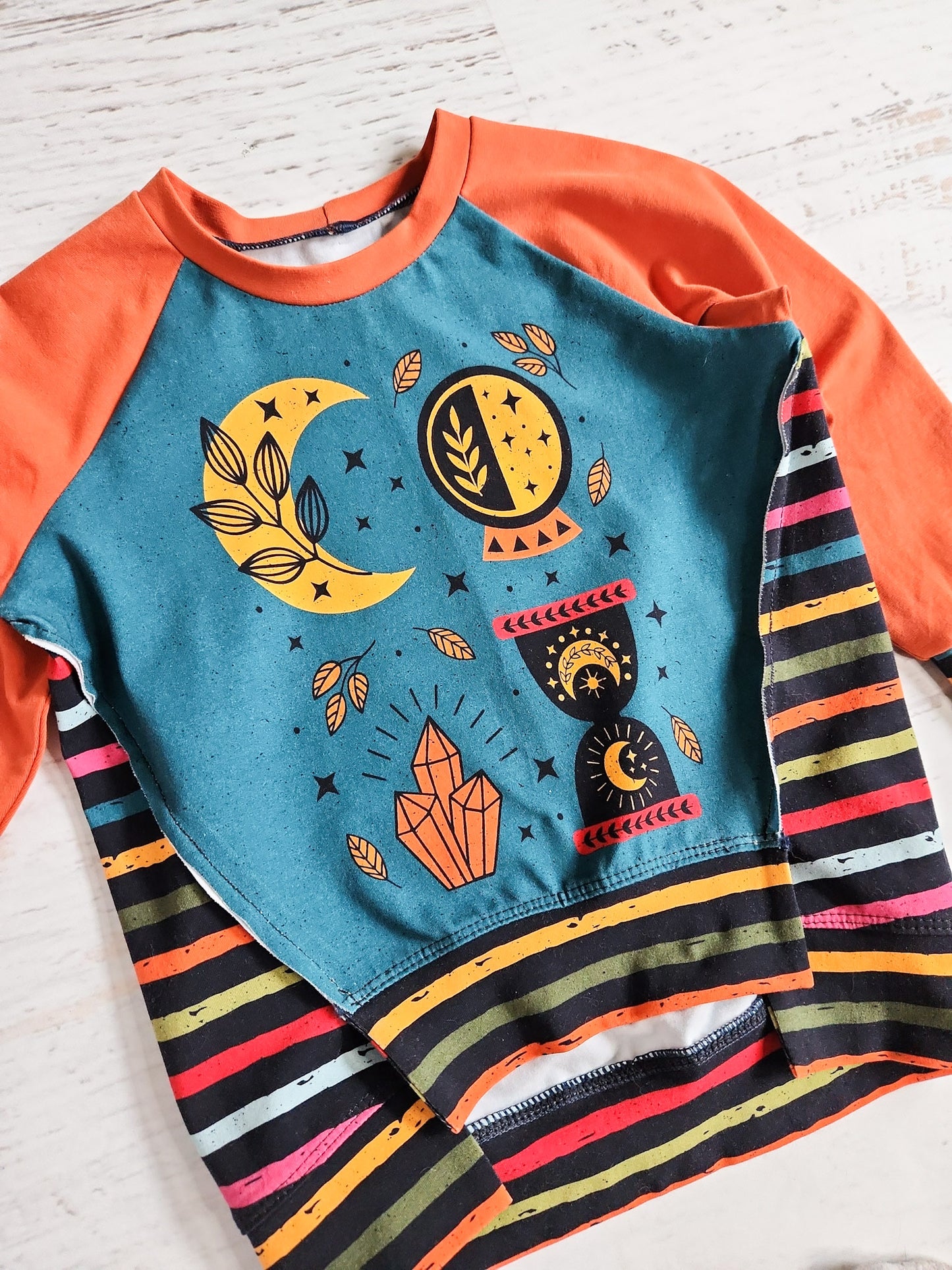 Mystical edgy raglan, 2-3t.