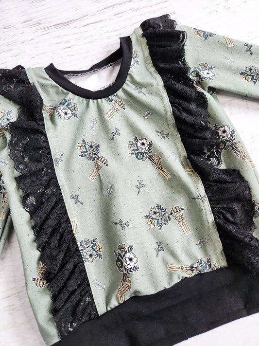 Skele hands lace trimmed tee, size 3t.