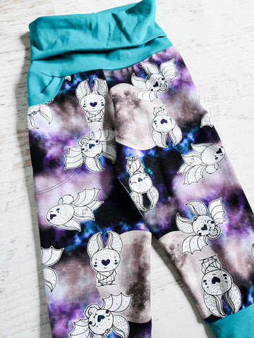 Bats in the moonlight grow with me joggers, size 2 (6 months - 3/4t)