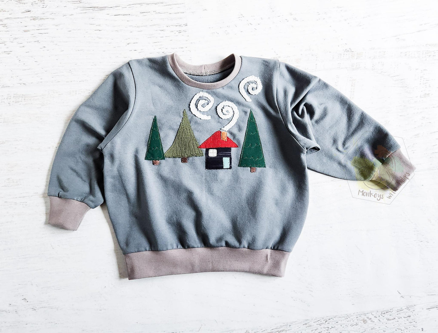 Winter cabin retro sweatshirt, size 3/4t